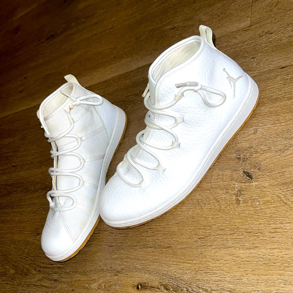 βONLY SERIOUS BUYERSβ OFF WHITE JORDAN Style: Snake Skins SIZE:12